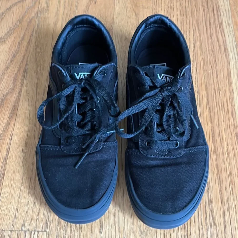 Vans Kid’s Old Skool Black Sneakers- Size 3.5